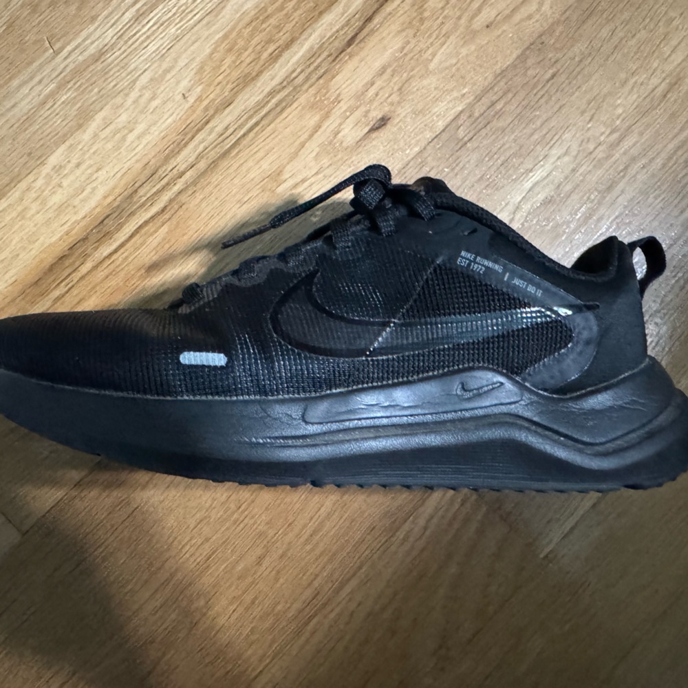 Women’s Nike downshifter running shoes